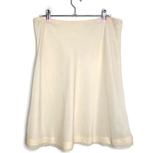 1960s Barbizon Vintage Dotted Ivory Half Slip